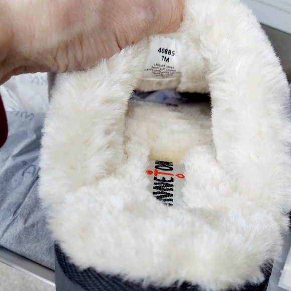 Minnetonka Chesney Charcoal Slippers/Mules Women's Size 7 Brand New In Box - Picture 6 of 8